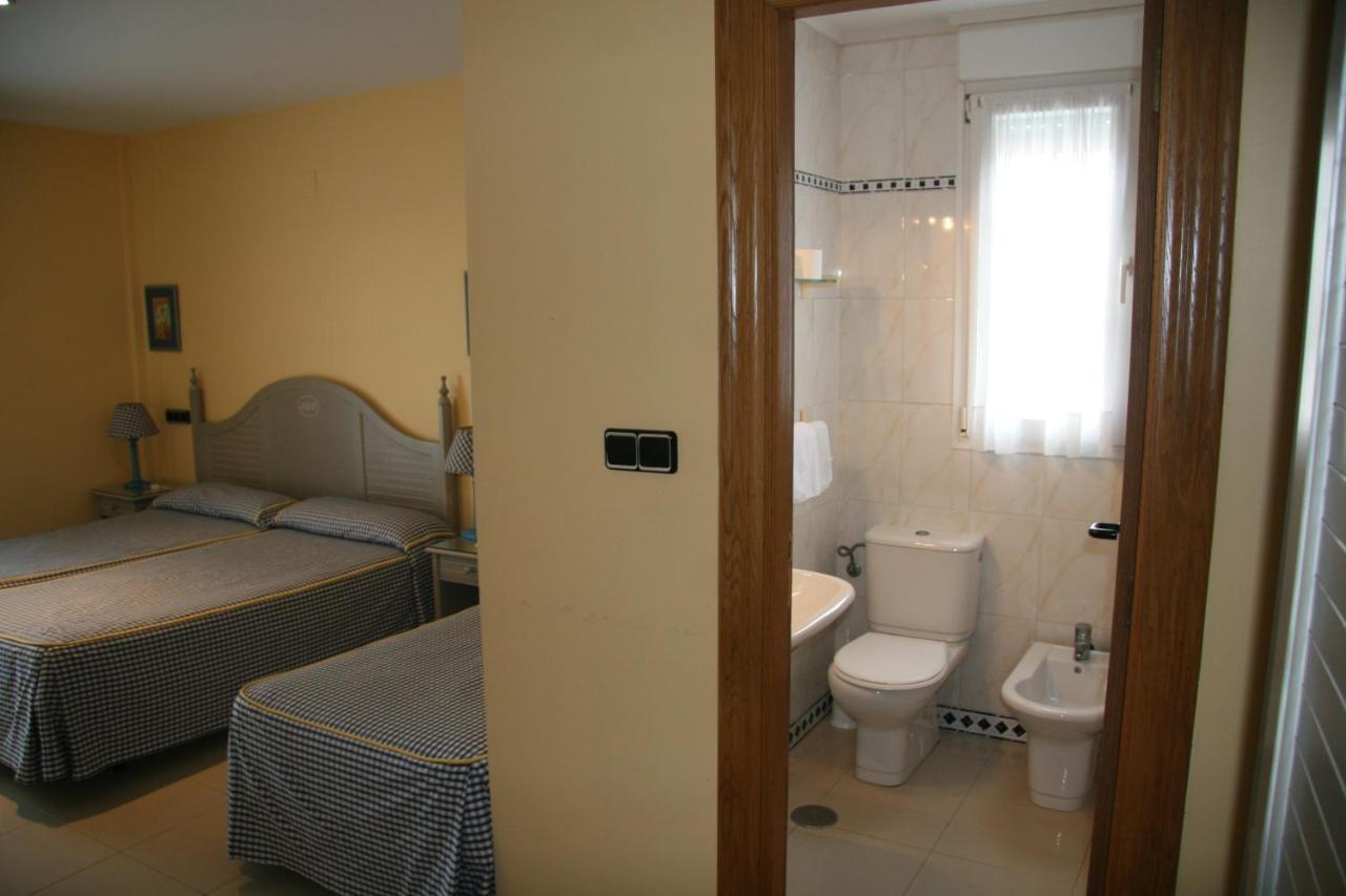 Hotel Pineda Playa Noja Rum bild