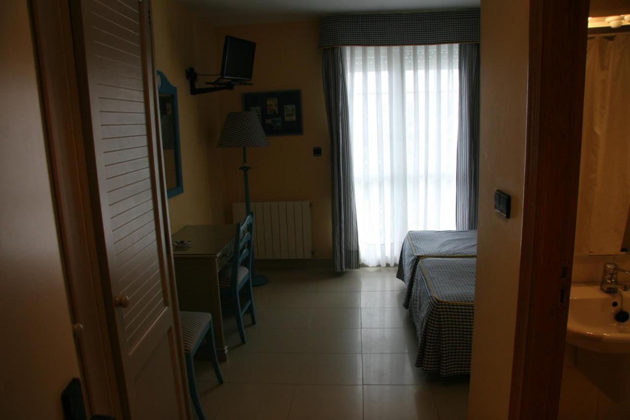 Hotel Pineda Playa Noja Rum bild