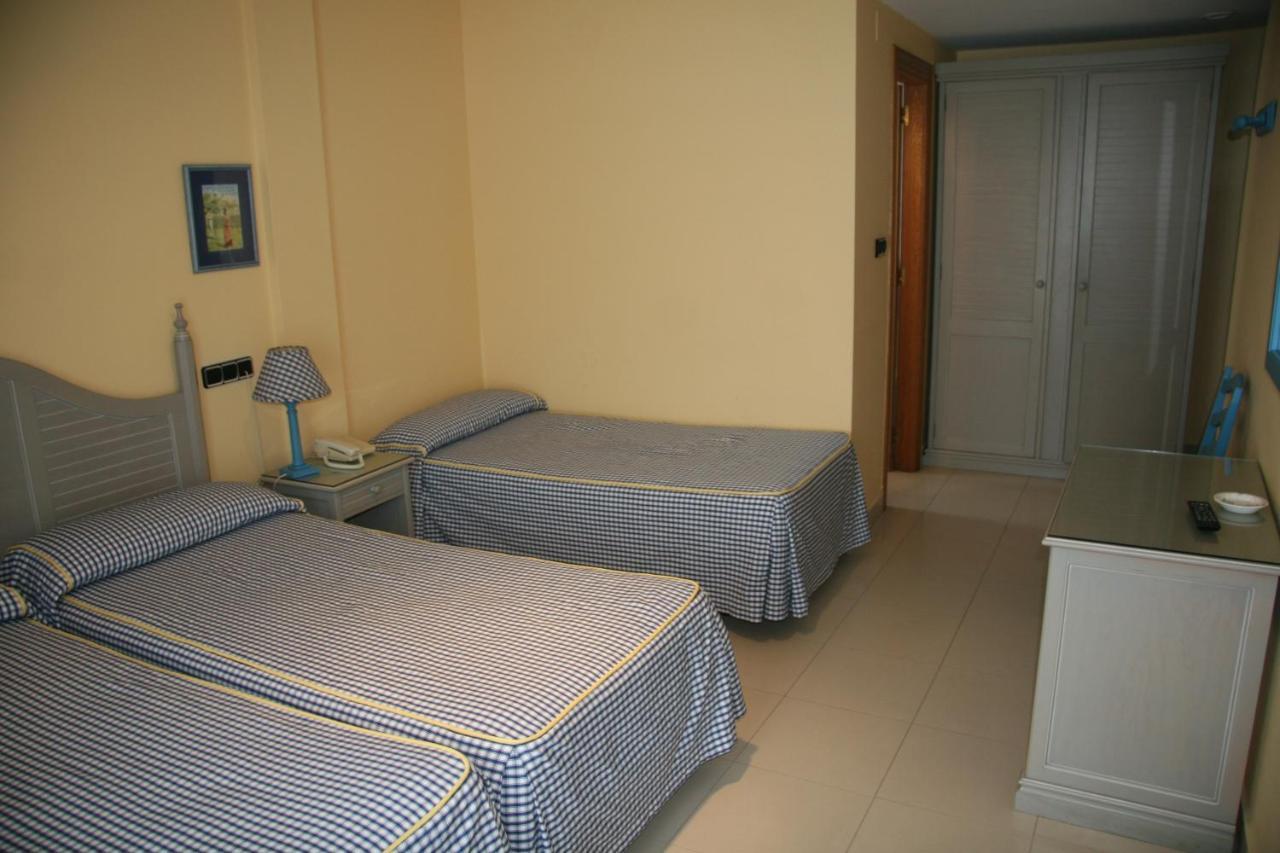Hotel Pineda Playa Noja Rum bild