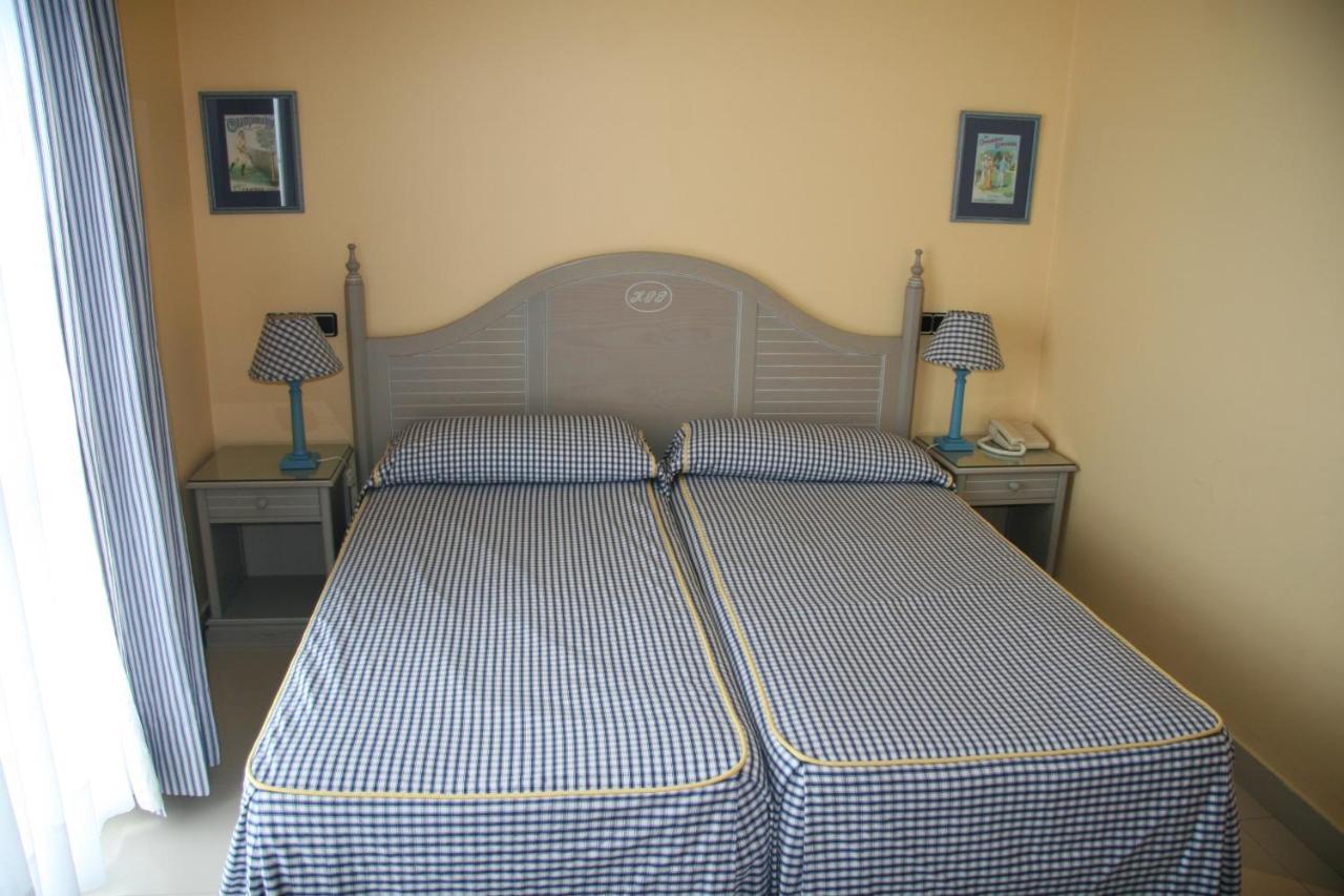 Hotel Pineda Playa Noja Rum bild